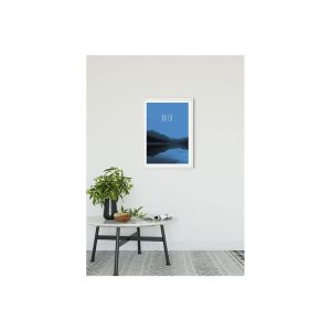 Komar Wandbild Word Lake Hush Blue 30×40 cm Komar Wandbild Word Lake Hush Blue 30×40 cm