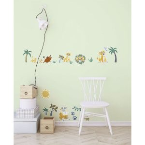 Komar Wandtattoo Lion King Palmtrees 50×70 cm Komar Wandtattoo Lion King Palmtrees 50×70 cm