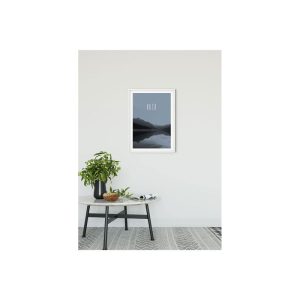 Komar Wandbild Word Lake Hush Steel 50×70 cm Komar Wandbild Word Lake Hush Steel 50×70 cm