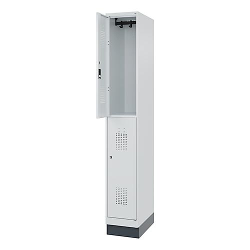 Doppelstöckiger Feuerwehrspind C+P Flexo White, 1 Abteil mit 2 Fächern, Sockel, B 300 x T 500 x H 1950 mm, RAL 7035 Lichtgrau/RAL 7016 Anthrazitgrau
