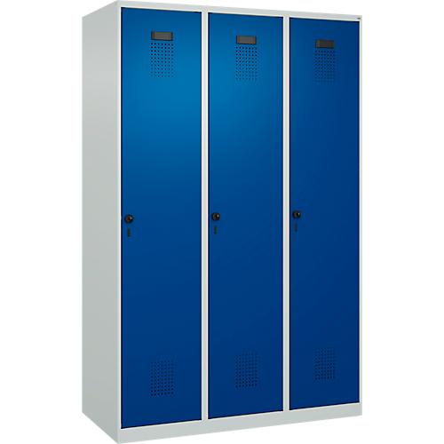 Kleiderspind C+P Evolo Plus, 3 Abteile, 400 mm breit, Drehriegel, Soft-Anschlag, B 1.200 x T 500 x H 1.850 m, lichtgrau/enzianblau