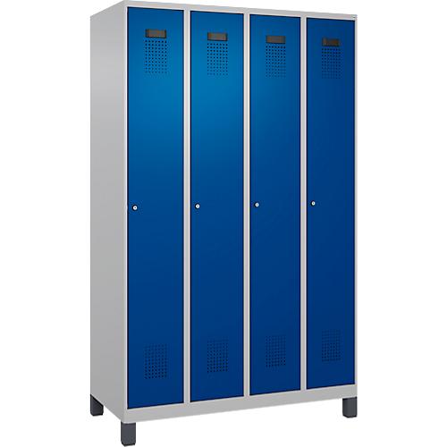 Kleiderspind C+P Evolo Plus, 4 Abteile, 300 mm Abteilbreite, mit Füßen, Anschlag rechts, Zylinder, B 1200 x T 500 x H 1950 mm, weißaluminium/enzianblau