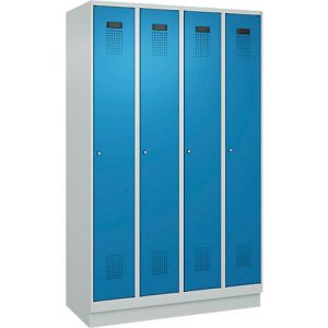 Kleiderspind C+P Evolo Plus, 4 Abteile, 300 mm Abteilbreite, mit Sockel, Anschlag rechts, B 1200 x T 500 x H 1950 mm, Zylinder, lichtgrau/lichtblau Kleiderspind C+P Evolo Plus, 4 Abteile, 300 mm Abteilbreite, mit Sockel, Anschlag rechts, B 1200 x T 500 x H 1950 mm, Zylinder, lichtgrau/lichtblau