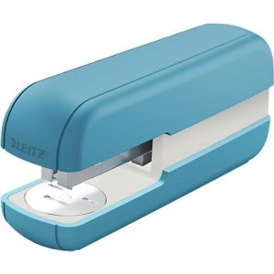 Leitz® Heftgerät 5567 Cosy, für bis zu 30 Blatt, inkl. 1 Schachtel Heftklammern, blau Leitz® Heftgerät 5567 Cosy, für bis zu 30 Blatt, inkl. 1 Schachtel Heftklammern, blau