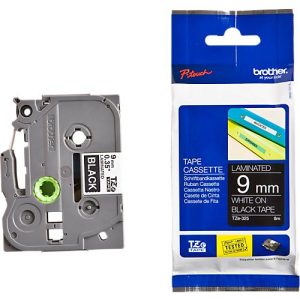 Schriftbandkassette Brother TZe-325, selbstklebend, L 8 m x B 9 mm, schwarz/weiß Schriftbandkassette Brother TZe-325, selbstklebend, L 8 m x B 9 mm, schwarz/weiß